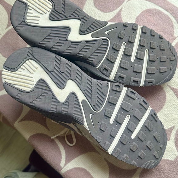 Nike Air Max Excee Size 10 Women’s - Picture 6 of 6
